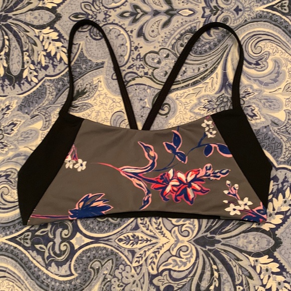 Jolyn Clothing Other - GUC Jolyn Holden top, size S, color “Dashed”